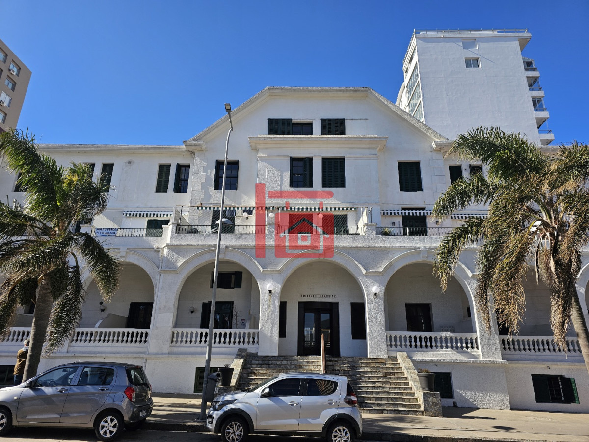 Apartamento ID.252 - Apartamento en alquiler anual 1 dorm - Edificio Biarritz