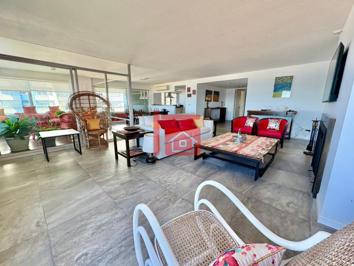 Apartamento ID.585 - Edificio Delfín Reciclado | Primera Línea - Playa Brava, Parada 4