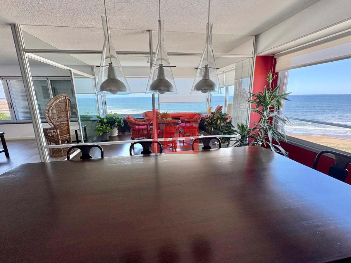 Apartamento ID.585 - Edificio Delfín Reciclado | Primera Línea - Playa Brava, Parada 4