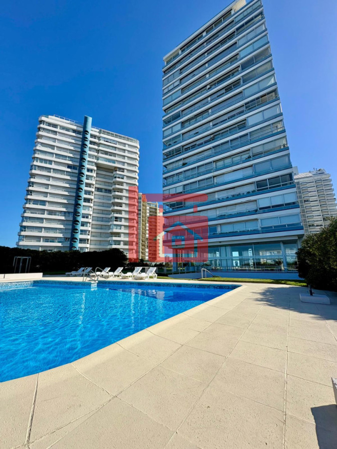 Apartamento ID.585 - Edificio Delfín Reciclado | Primera Línea - Playa Brava, Parada 4