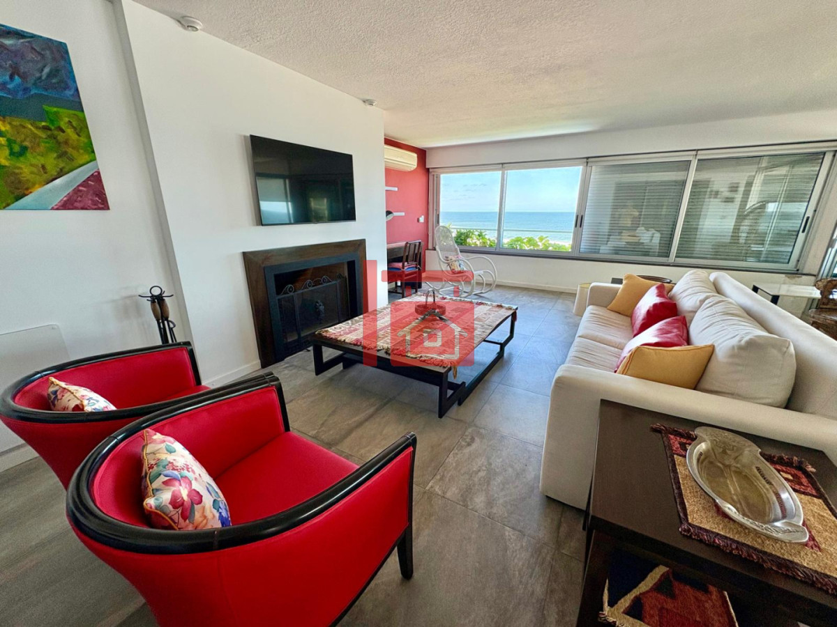 Apartamento ID.585 - Edificio Delfín Reciclado | Primera Línea - Playa Brava, Parada 4