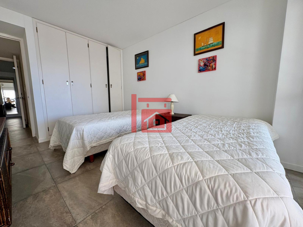 Apartamento ID.585 - Edificio Delfín Reciclado | Primera Línea - Playa Brava, Parada 4