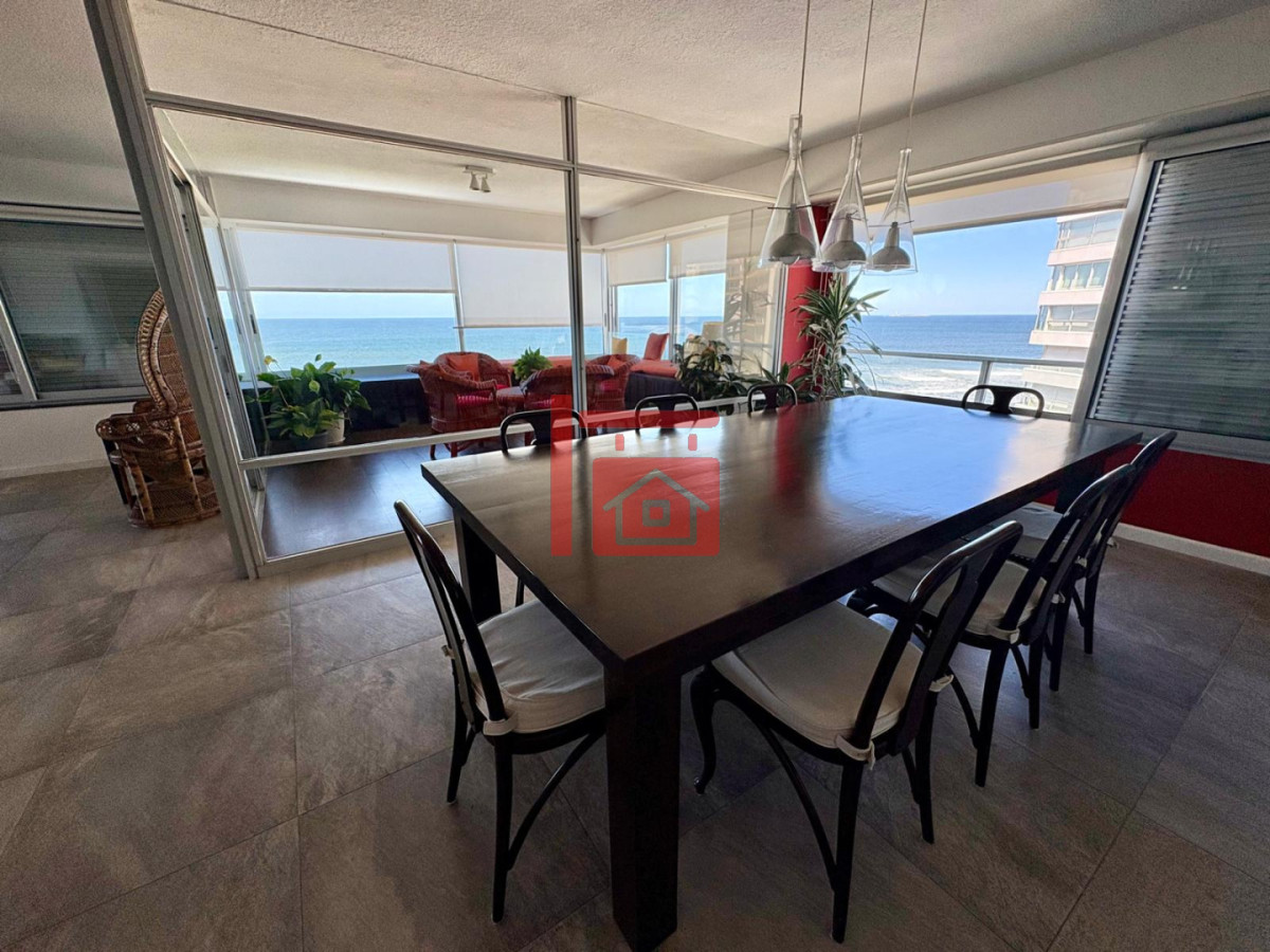 Apartamento ID.585 - Edificio Delfín Reciclado | Primera Línea - Playa Brava, Parada 4