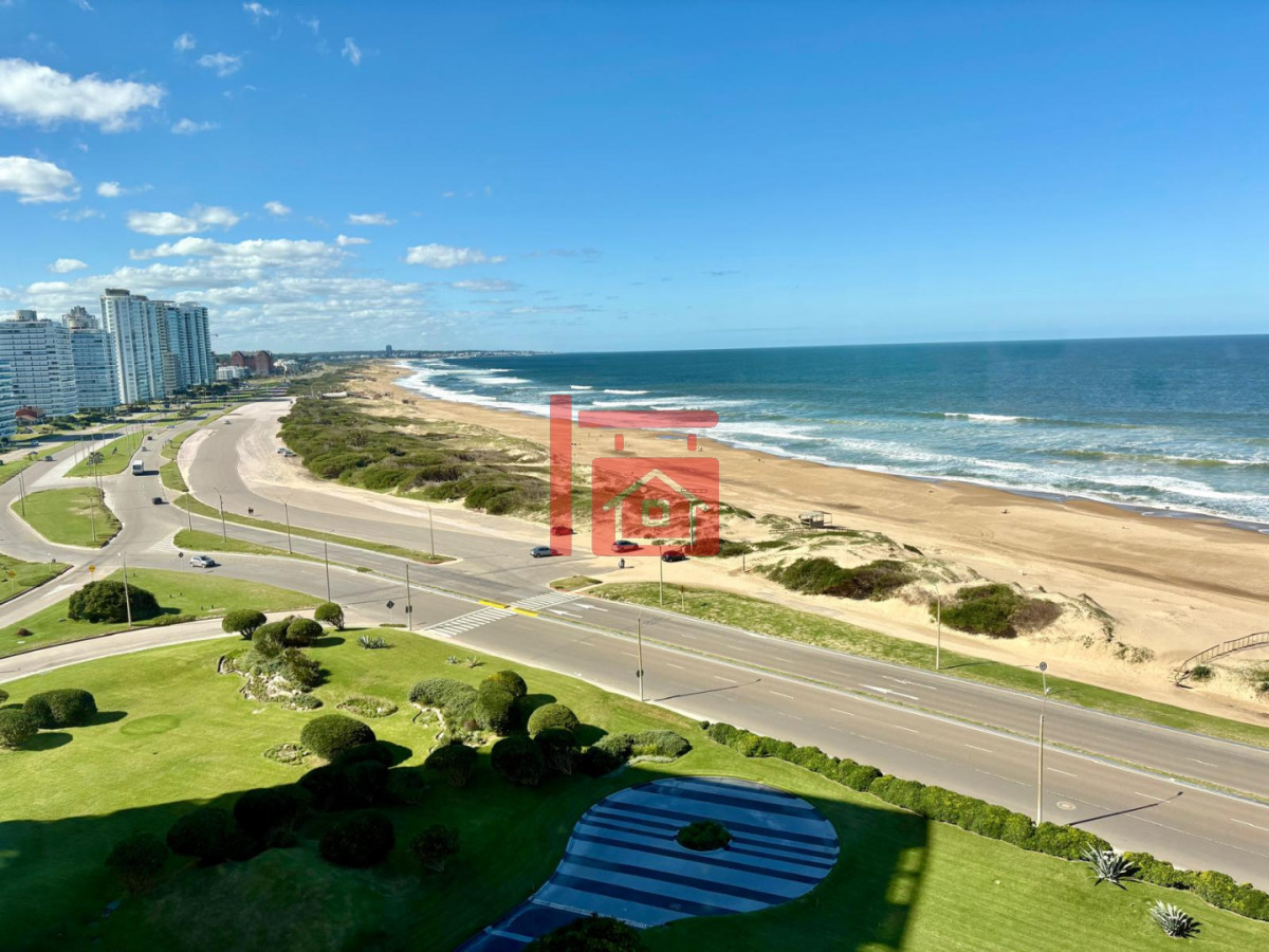 Apartamento ID.585 - Edificio Delfín Reciclado | Primera Línea - Playa Brava, Parada 4