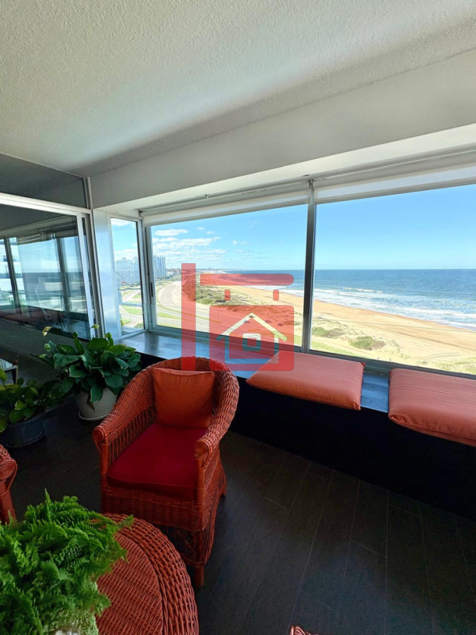 Apartamento ID.585 - Edificio Delfín Reciclado | Primera Línea - Playa Brava, Parada 4