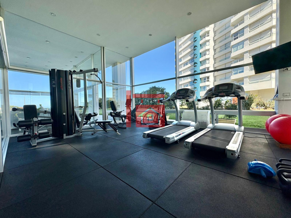 Apartamento ID.585 - Edificio Delfín Reciclado | Primera Línea - Playa Brava, Parada 4