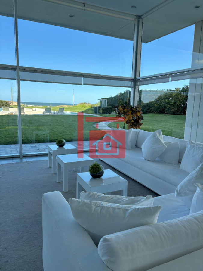 Apartamento ID.585 - Edificio Delfín Reciclado | Primera Línea - Playa Brava, Parada 4