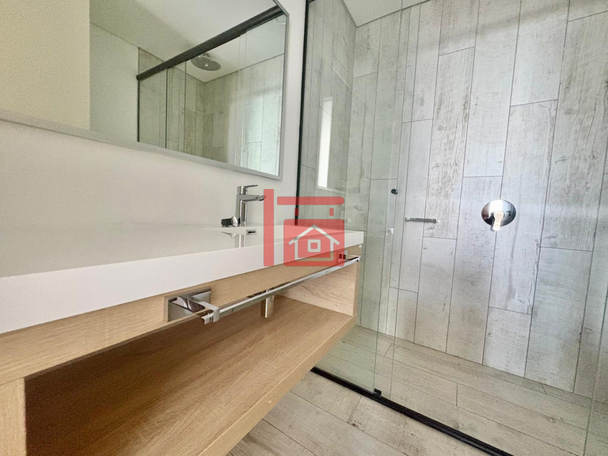 Apartamento ID.247 - Oportunidad en Surfside - Piso alto | 1 Dormitorio + Toilette
