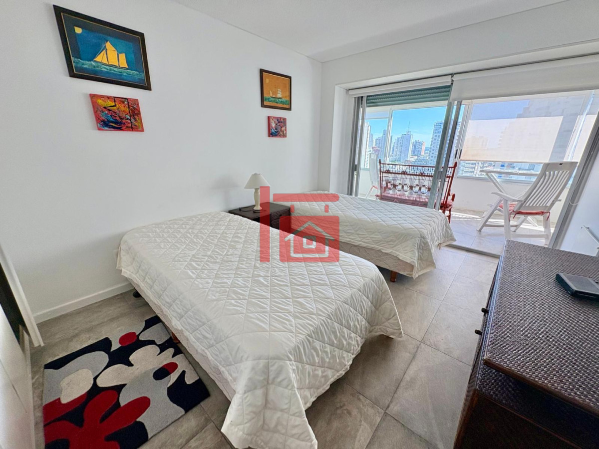 Apartamento ID.585 - Edificio Delfín Reciclado | Primera Línea - Playa Brava, Parada 4