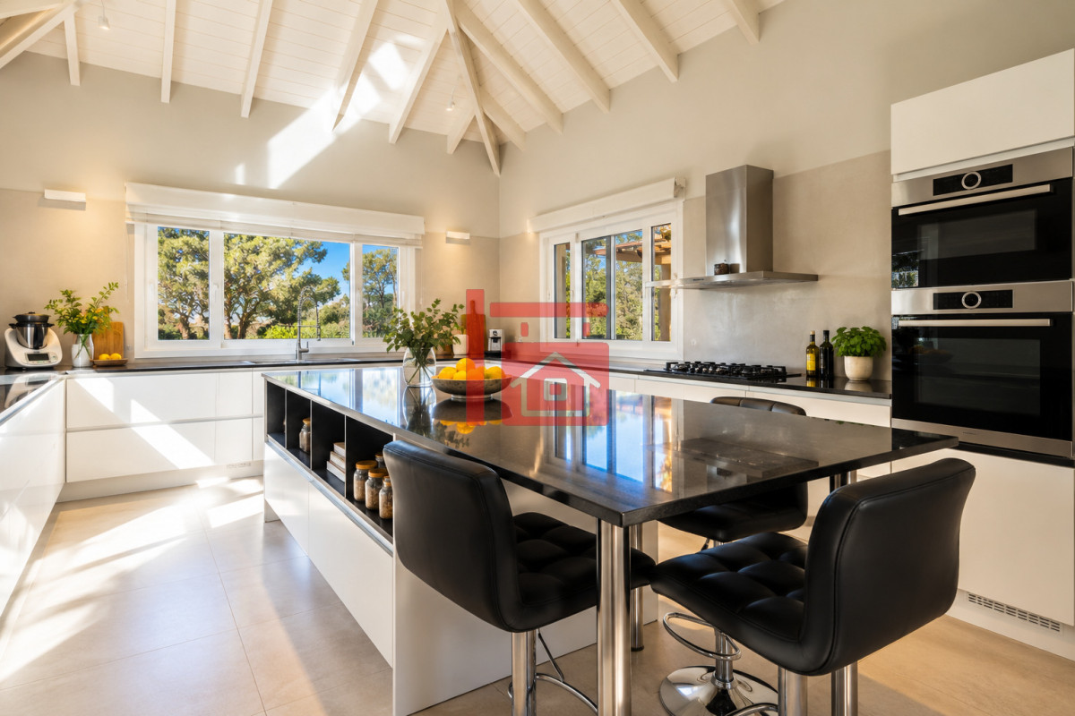 Casa ID.1440 - LA ARBOLADA | UNA PROPIEDAD ÚNICA POR ESCALA - 4.200 m² de terreno · 660 m² construidos · 6 dormitorios · 8 baños