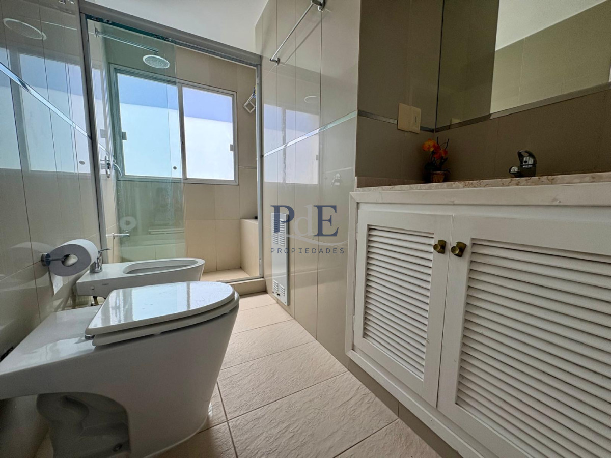 Apartamento en primera línea de Playa Mansa - Edificio Ilha Bella - Imagen 15