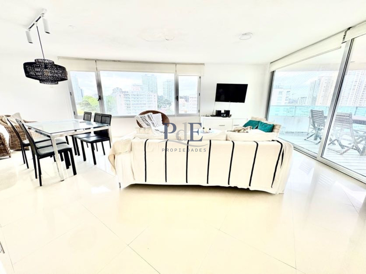 Penthouse en Torre Ô - Terraza exclusiva frente al mar | Playa Brava - Imagen 3