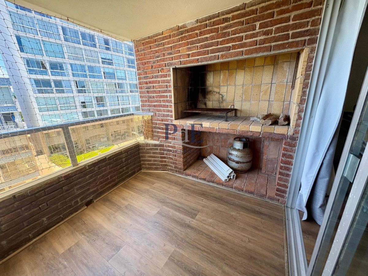 Apartamento en primera línea de Playa Mansa - Edificio Ilha Bella - Imagen 8