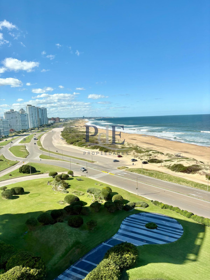 Edificio Delfín | Planta Reciclada en Primera Línea de Playa Brava. - Imagen 14