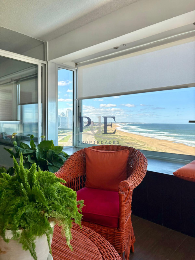 Edificio Delfín | Planta Reciclada en Primera Línea de Playa Brava. - Imagen 11