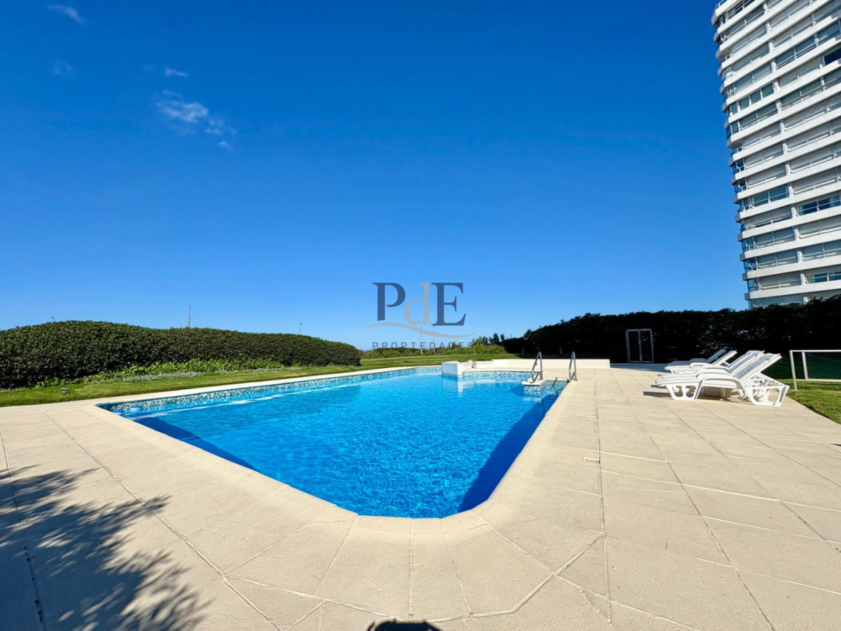 Edificio Delfín | Planta Reciclada en Primera Línea de Playa Brava. - Imagen 38