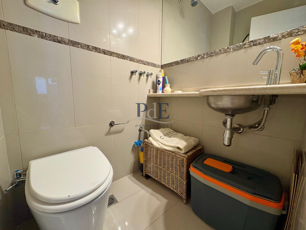 Apartamento en primera línea de Playa Mansa - Edificio Ilha Bella - Imagen 12