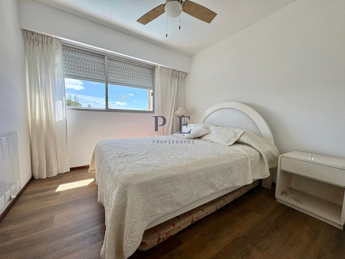 Apartamento en primera línea de Playa Mansa - Edificio Ilha Bella - Imagen 17