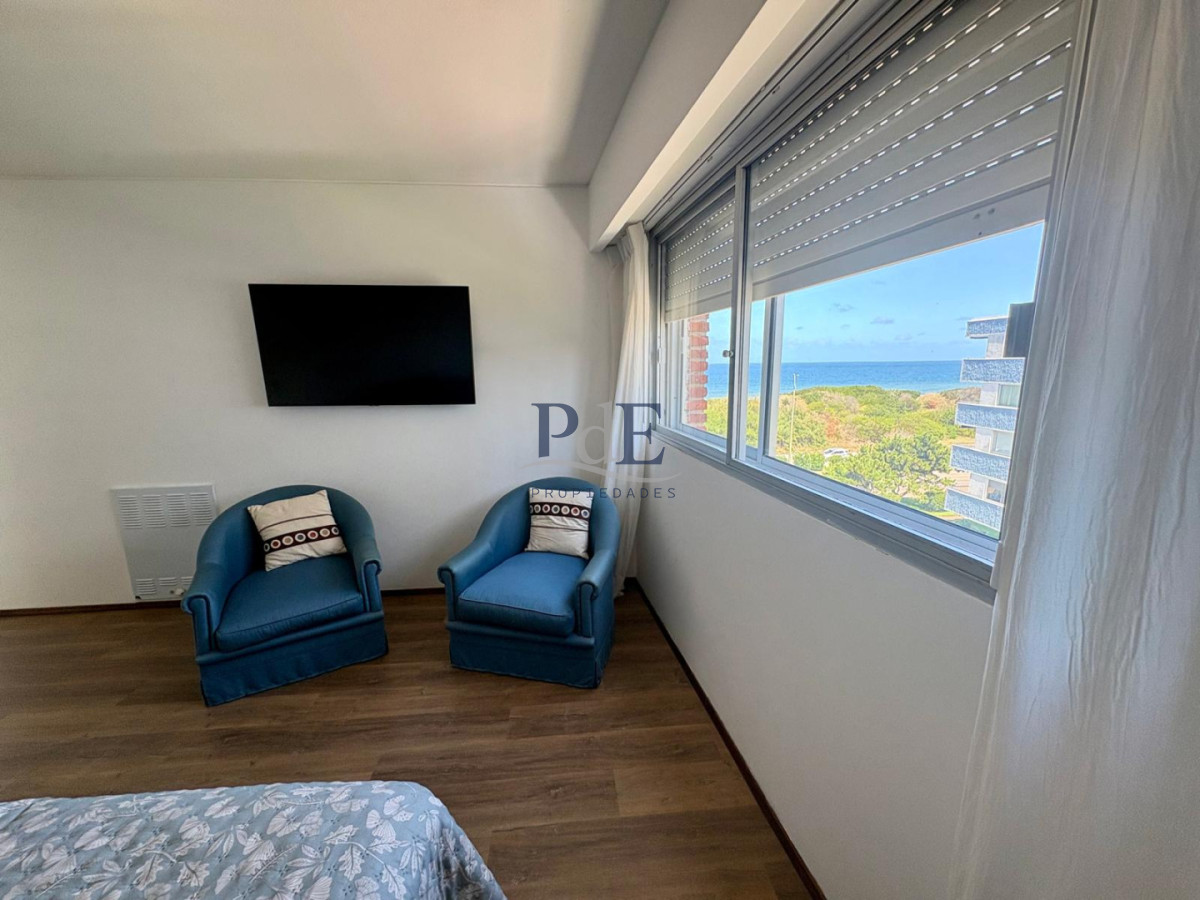 Apartamento en primera línea de Playa Mansa - Edificio Ilha Bella - Imagen 14