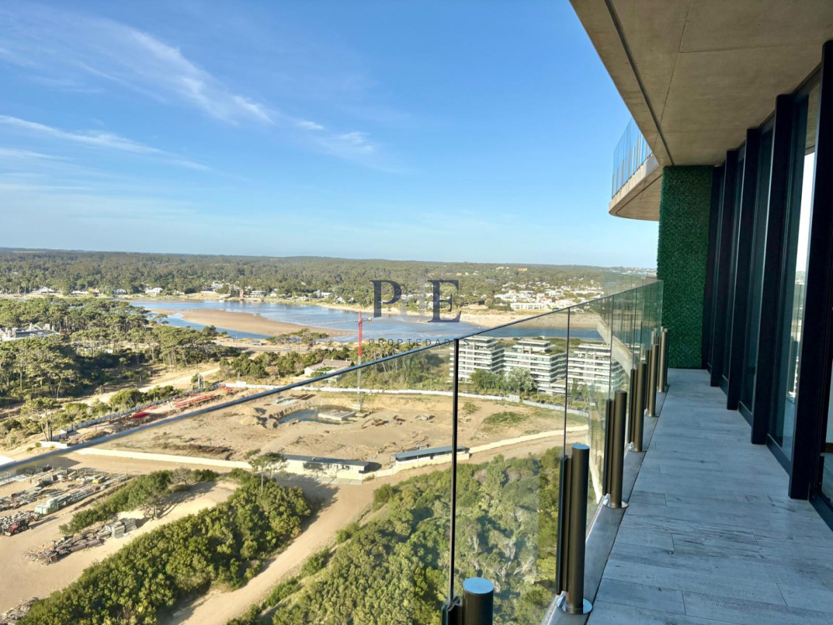 Apartamento en Surfside - Piso alto | 1 dormitorio a Estrenar.