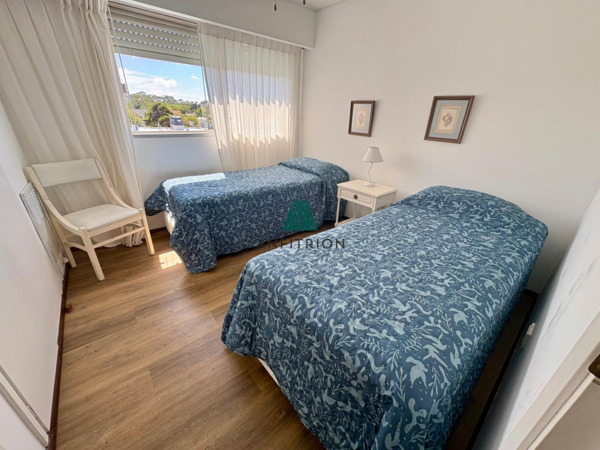 Apartamento ID.119 - Apartamento en primera línea de Playa Mansa - Edificio Ilha Bella