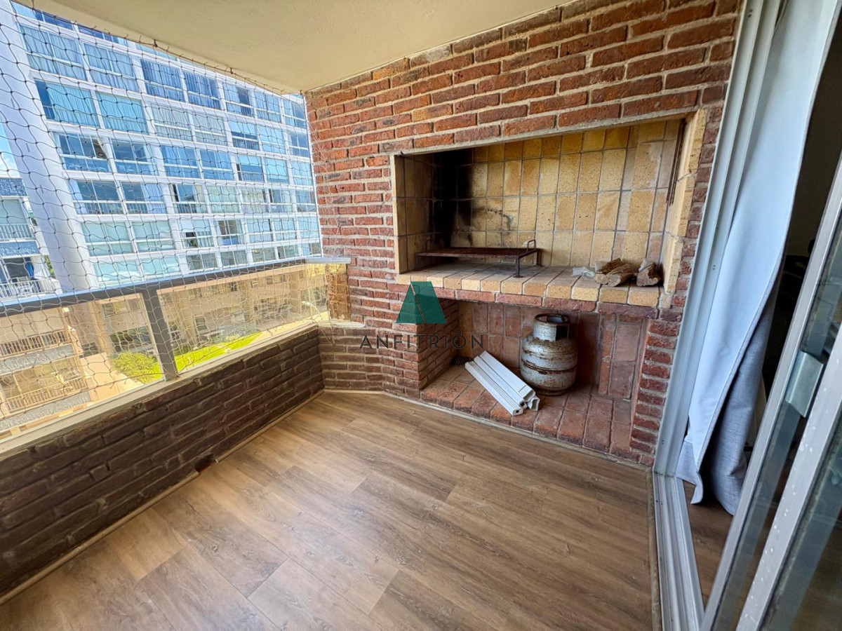 Apartamento ID.119 - Apartamento en primera línea de Playa Mansa - Edificio Ilha Bella