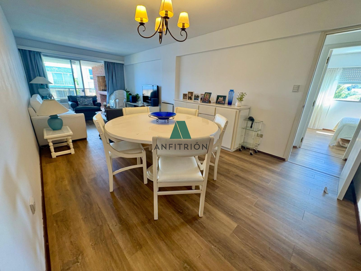 Apartamento ID.119 - Apartamento en primera línea de Playa Mansa - Edificio Ilha Bella