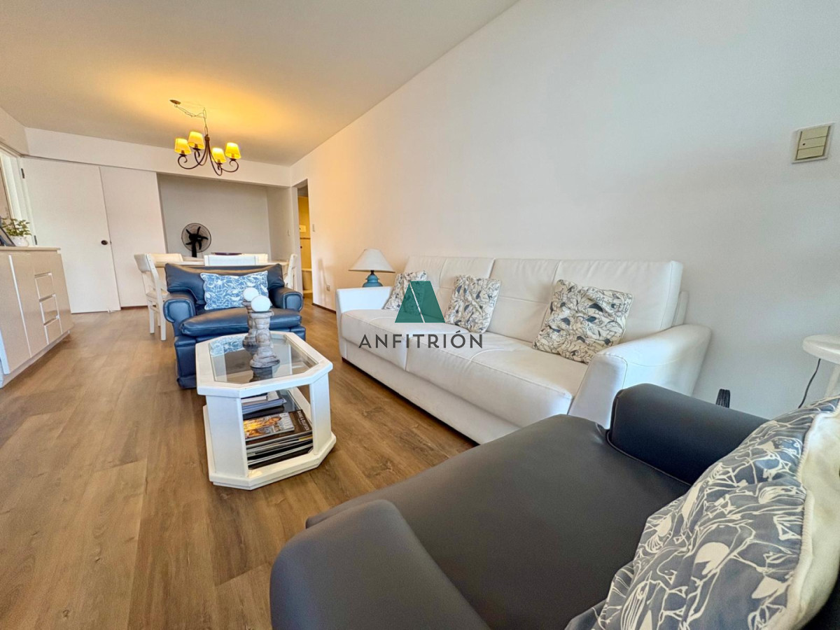 Apartamento ID.119 - Apartamento en primera línea de Playa Mansa - Edificio Ilha Bella