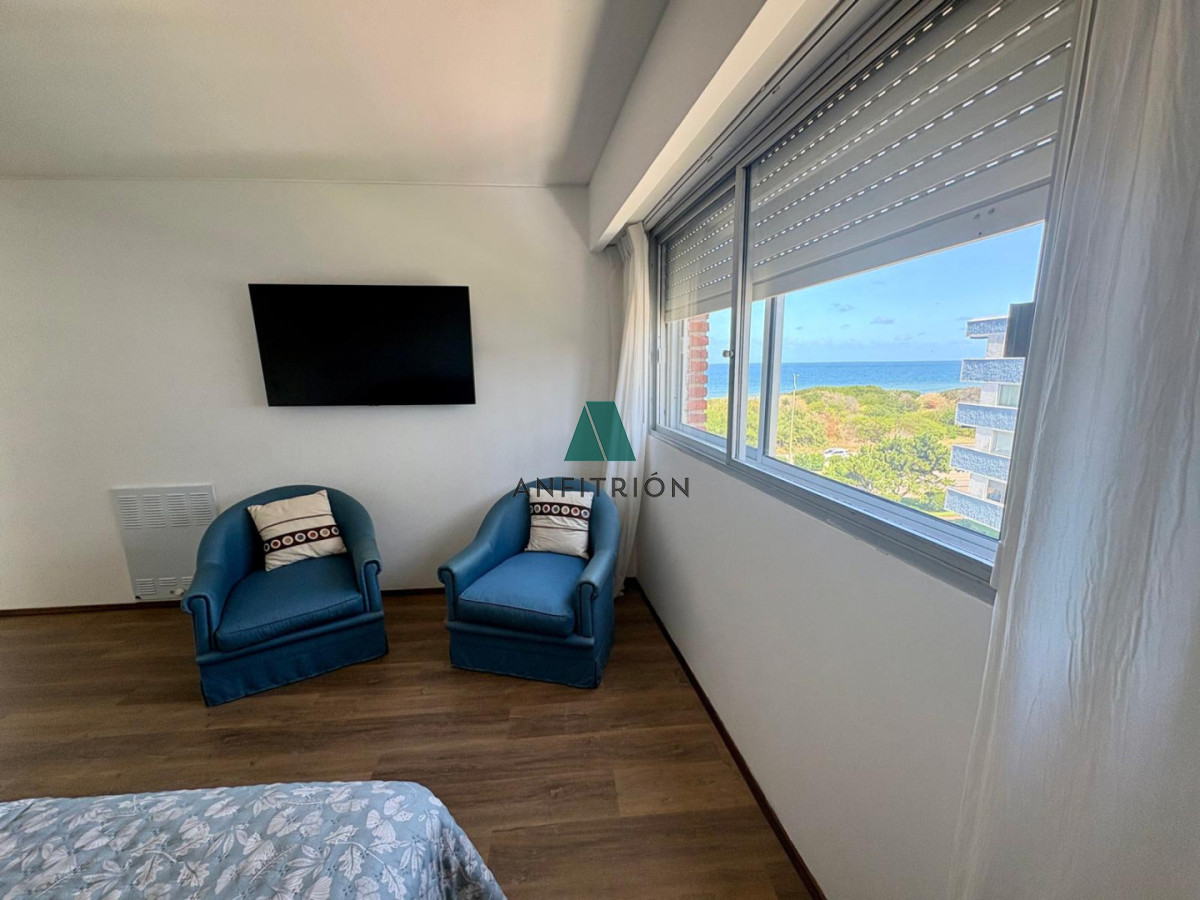 Apartamento ID.119 - Apartamento en primera línea de Playa Mansa - Edificio Ilha Bella