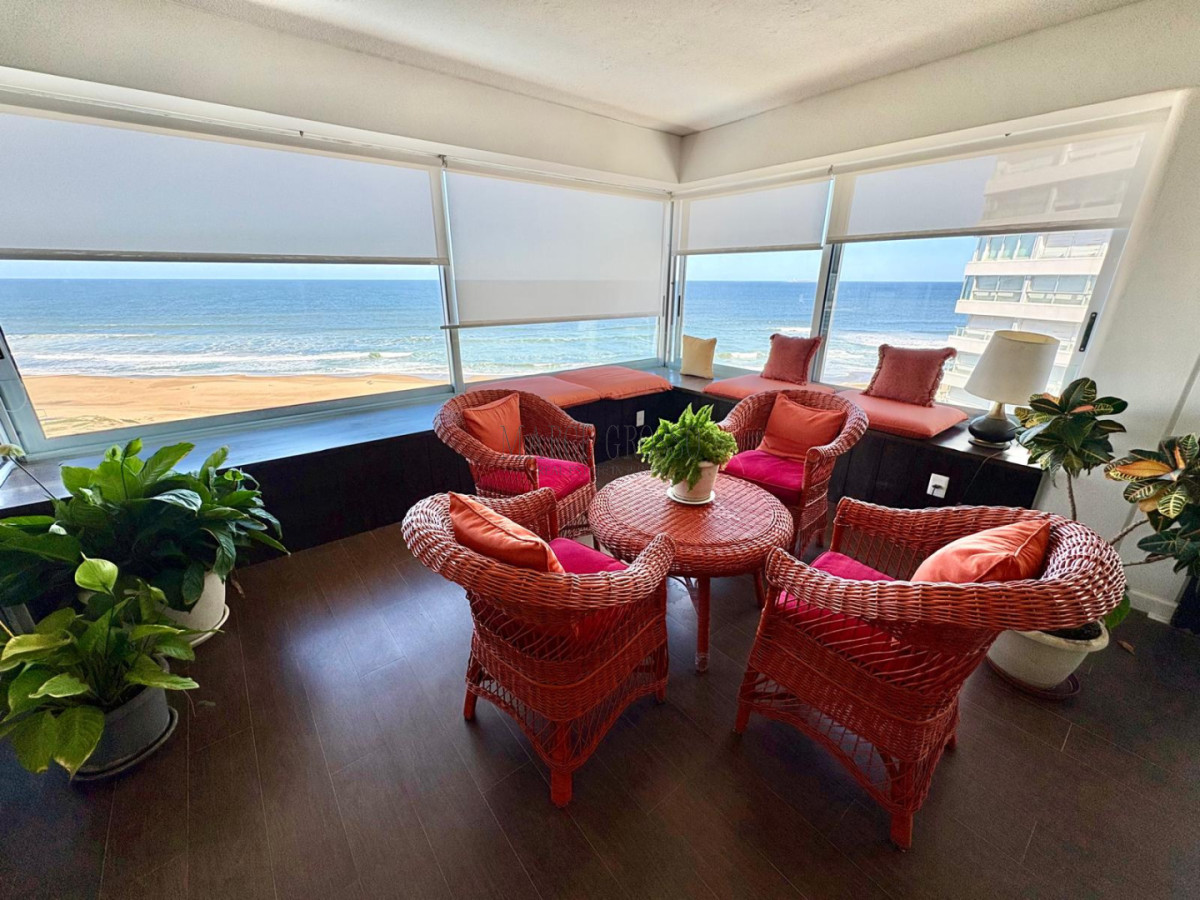 Apartamento ID.221 - Edificio Delfín Reciclado | Primera Línea - Playa Brava, Parada 4