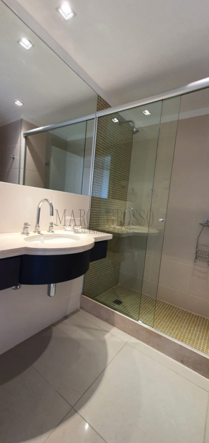 Apartamento ID.50 - Alquiler Temporal - Apto. 3 suites + dep en Torre Lobos 