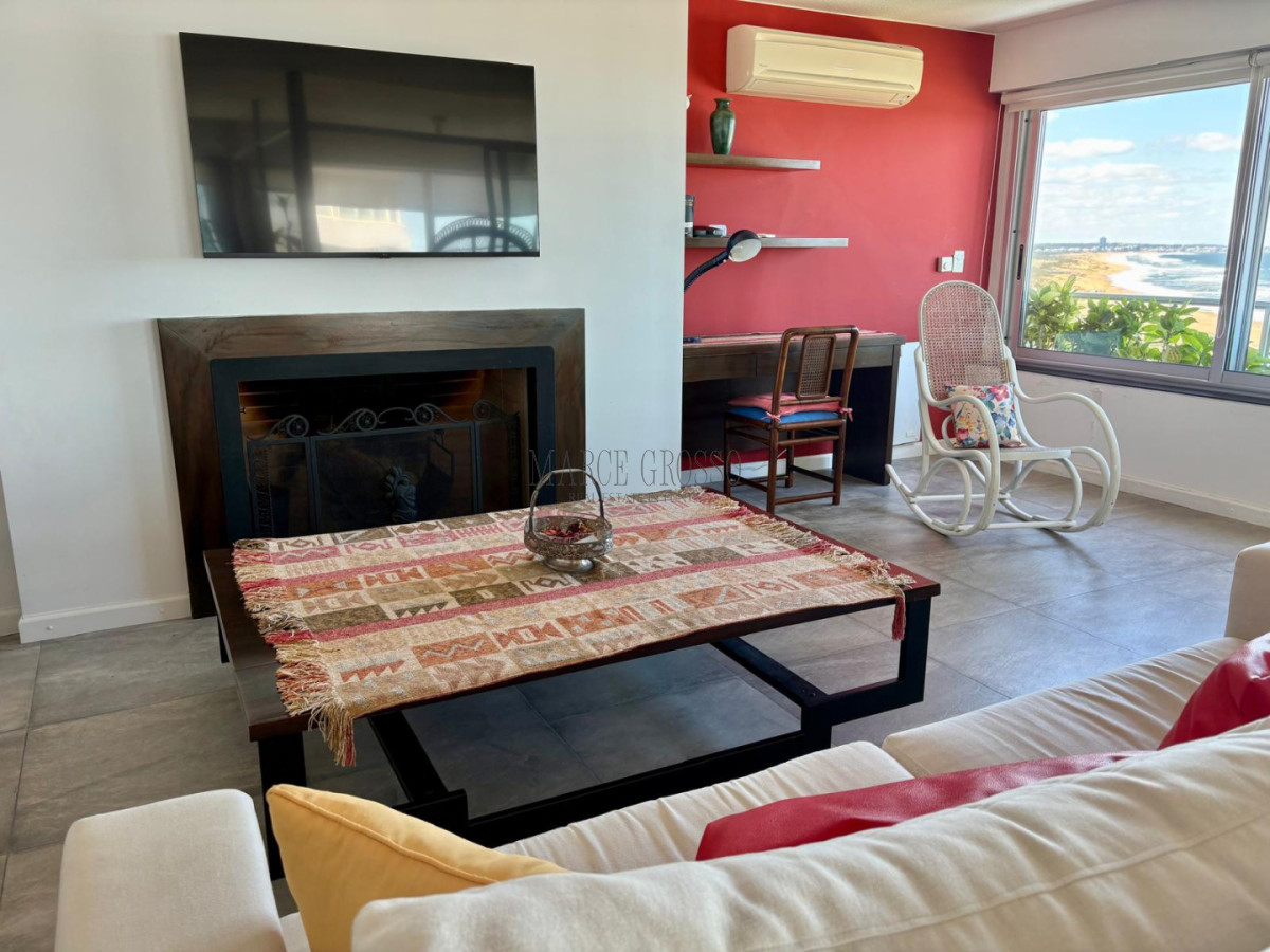 Apartamento ID.221 - Edificio Delfín Reciclado | Primera Línea - Playa Brava, Parada 4