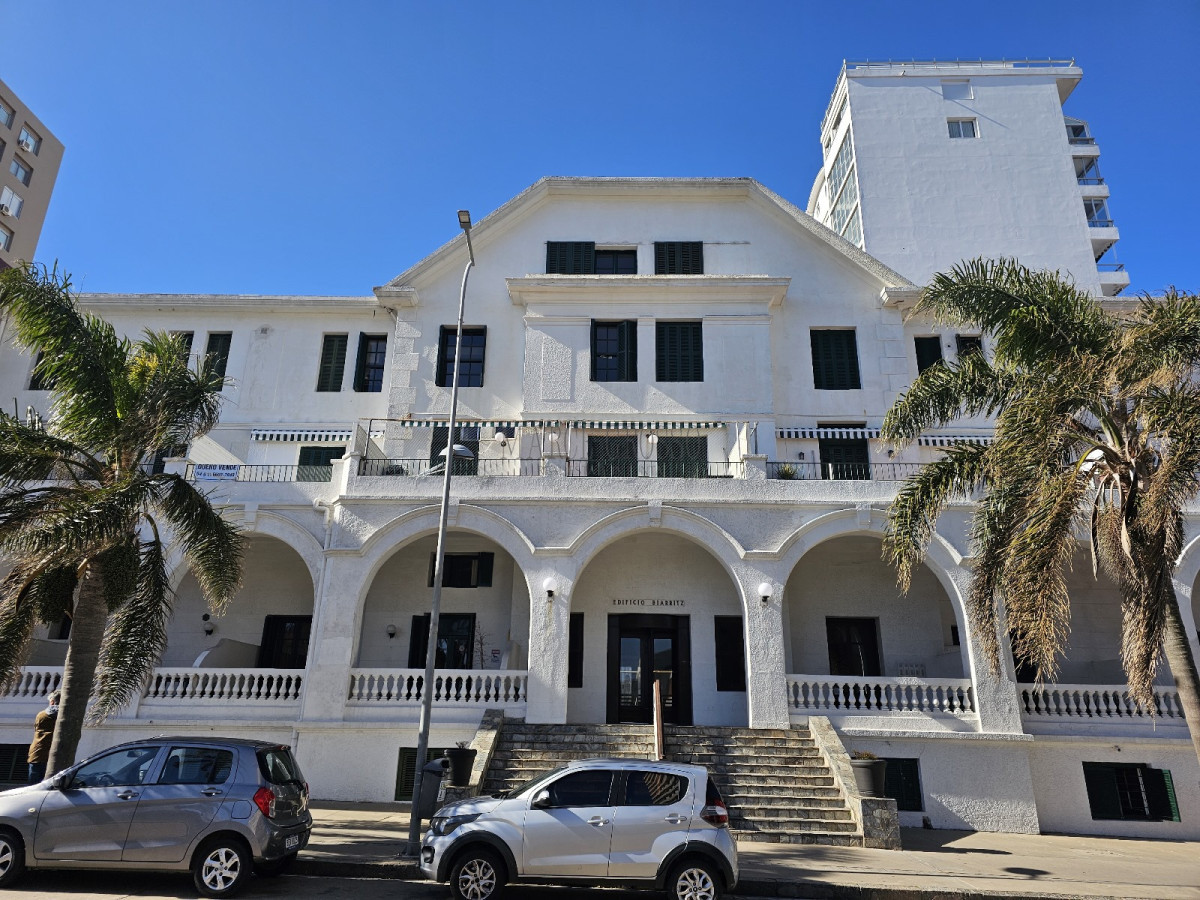 Apartamento ID.116 - Apartamento en alquiler anual o invernal 1 dorm - Edificio Biarritz