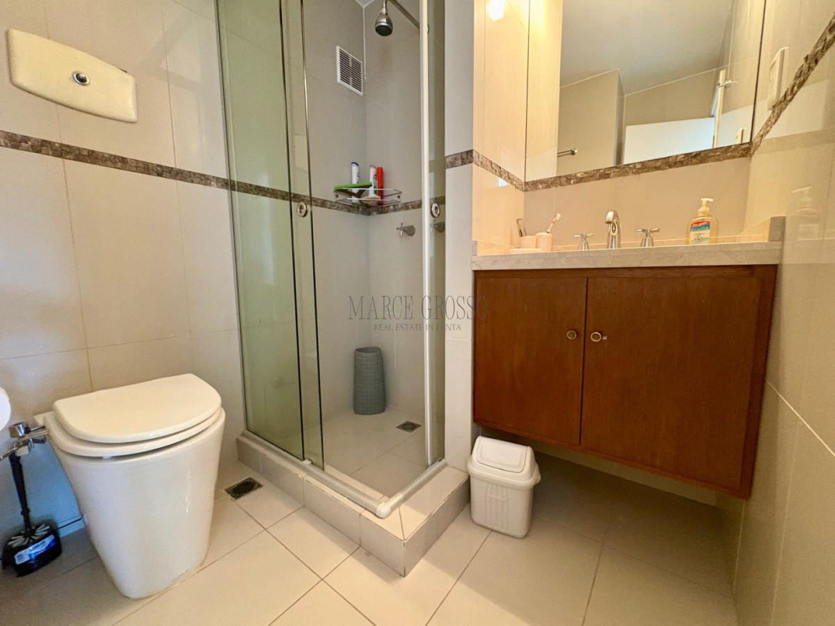 Apartamento ID.137 - Apartamento en primera línea de Playa Mansa - Edificio Ilha Bella