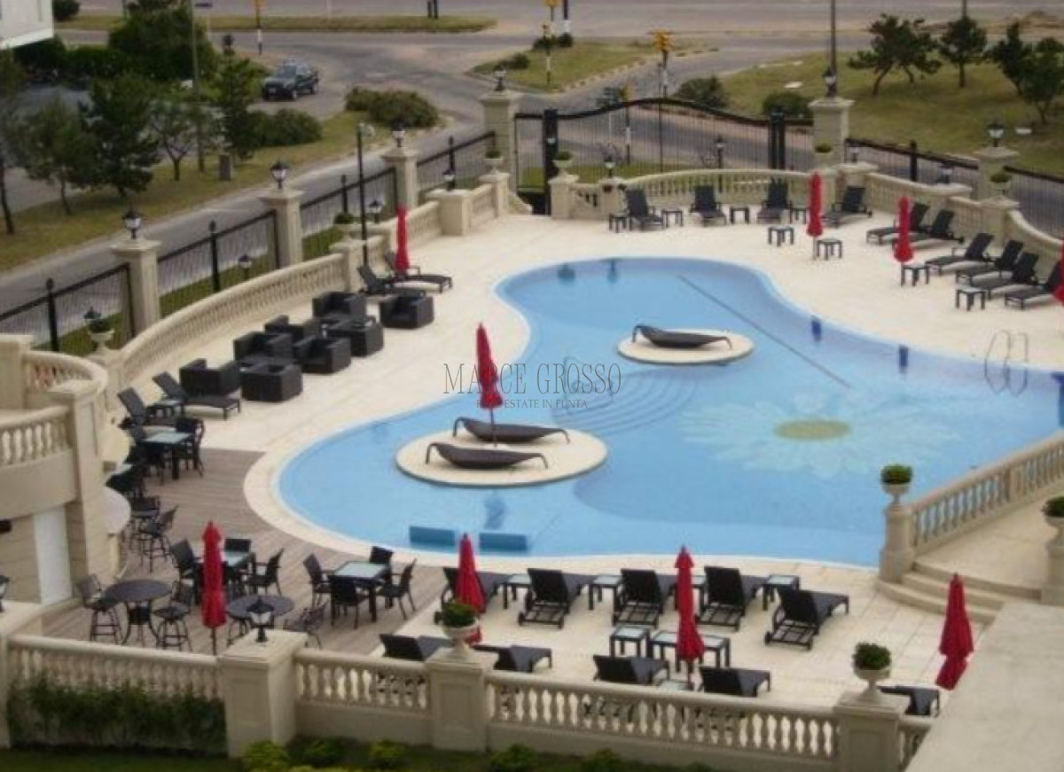 Apartamento ID.123 - ✨ Le Jardin - Piso Alto Esquinero | 3 Suites + Dependencia | Palier Privado