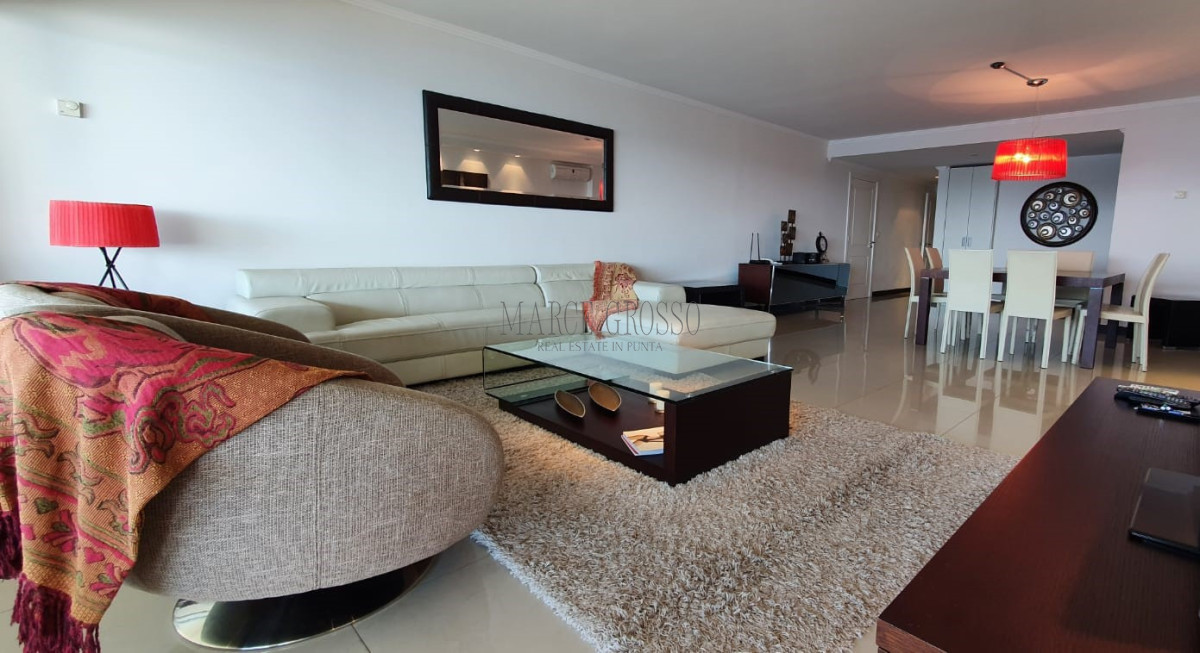Apartamento ID.50 - Alquiler Temporal - Apto. 3 suites + dep en Torre Lobos 