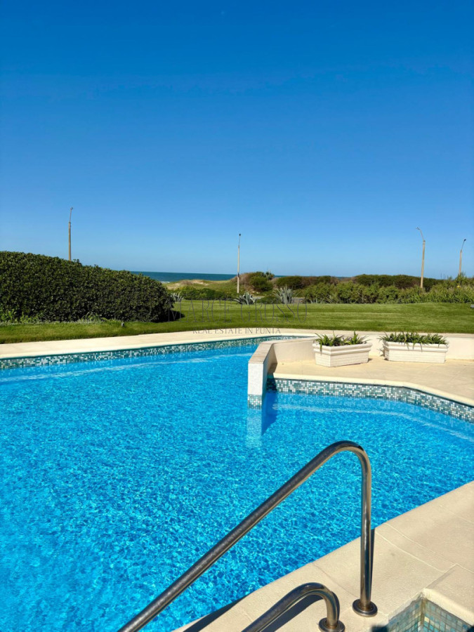 Apartamento ID.221 - Edificio Delfín Reciclado | Primera Línea - Playa Brava, Parada 4