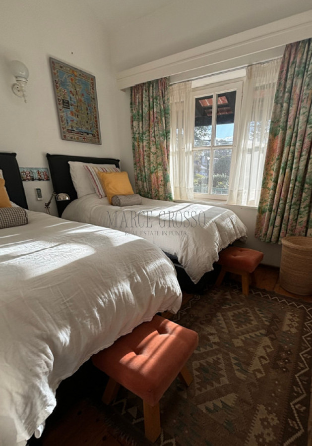 Apartamento ID.257 - Apartamento en Alquiler - 3 Dormitorios frente al mar en Punta del Este