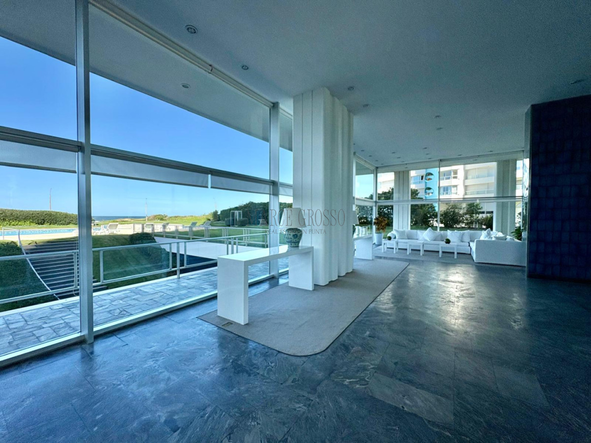 Apartamento ID.221 - Edificio Delfín Reciclado | Primera Línea - Playa Brava, Parada 4