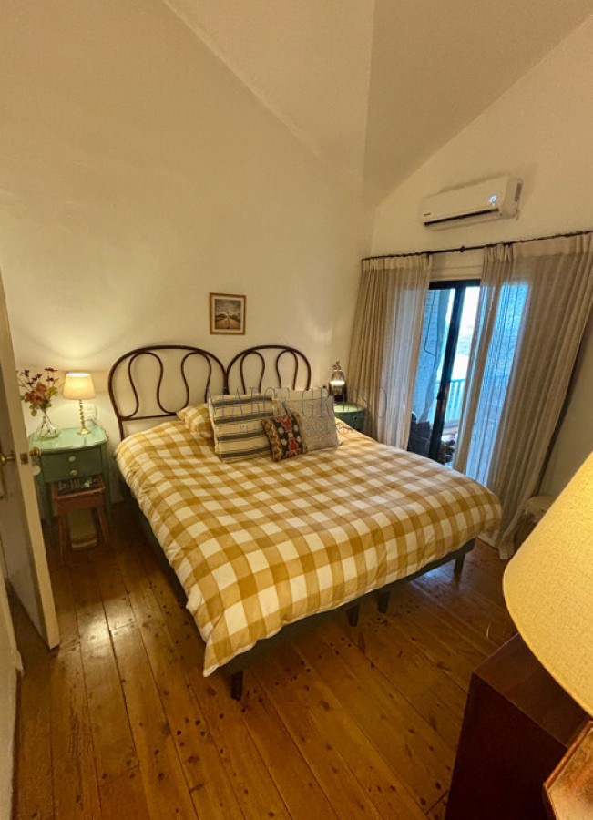 Apartamento ID.257 - Apartamento en Alquiler - 3 Dormitorios frente al mar en Punta del Este