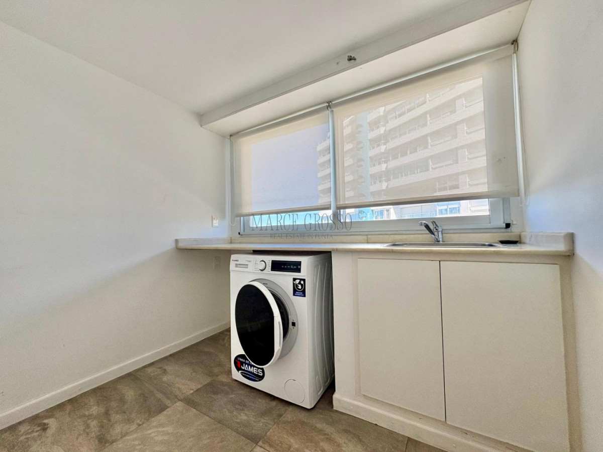 Apartamento ID.221 - Edificio Delfín Reciclado | Primera Línea - Playa Brava, Parada 4