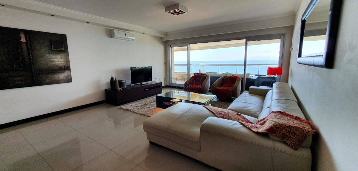 Apartamento ID.50 - Alquiler Temporal - Apto. 3 suites + dep en Torre Lobos 