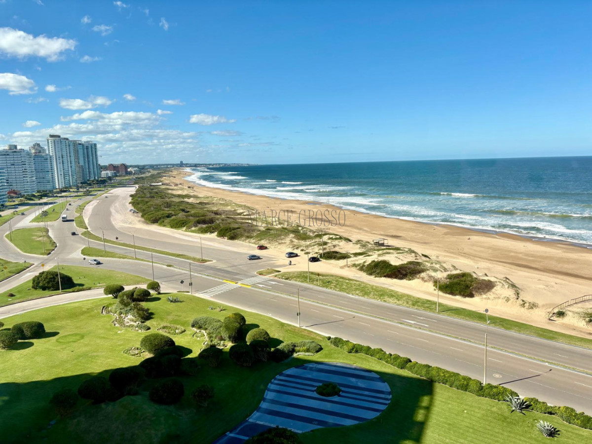 Apartamento ID.221 - Edificio Delfín Reciclado | Primera Línea - Playa Brava, Parada 4