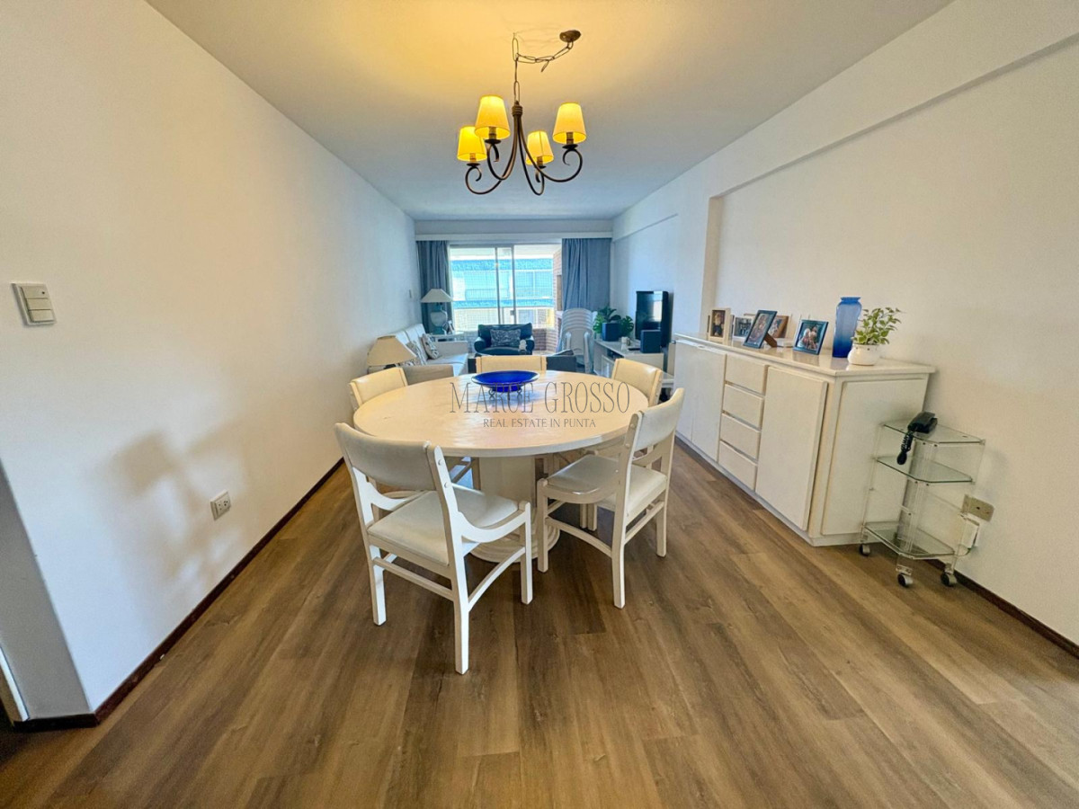 Apartamento ID.137 - Apartamento en primera línea de Playa Mansa - Edificio Ilha Bella