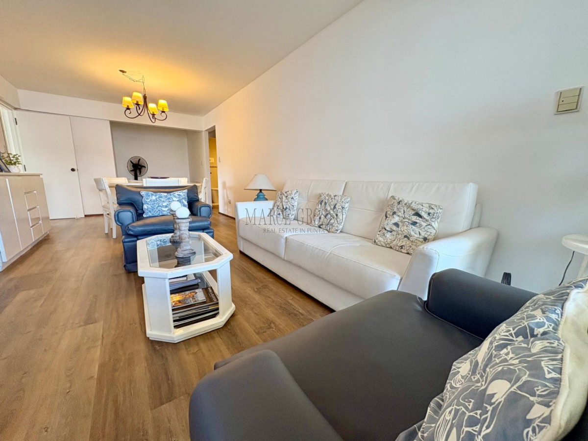 Apartamento ID.137 - Apartamento en primera línea de Playa Mansa - Edificio Ilha Bella