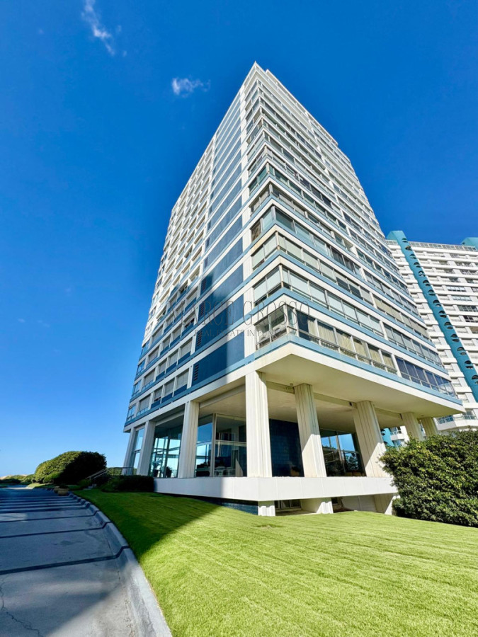 Apartamento ID.221 - Edificio Delfín Reciclado | Primera Línea - Playa Brava, Parada 4