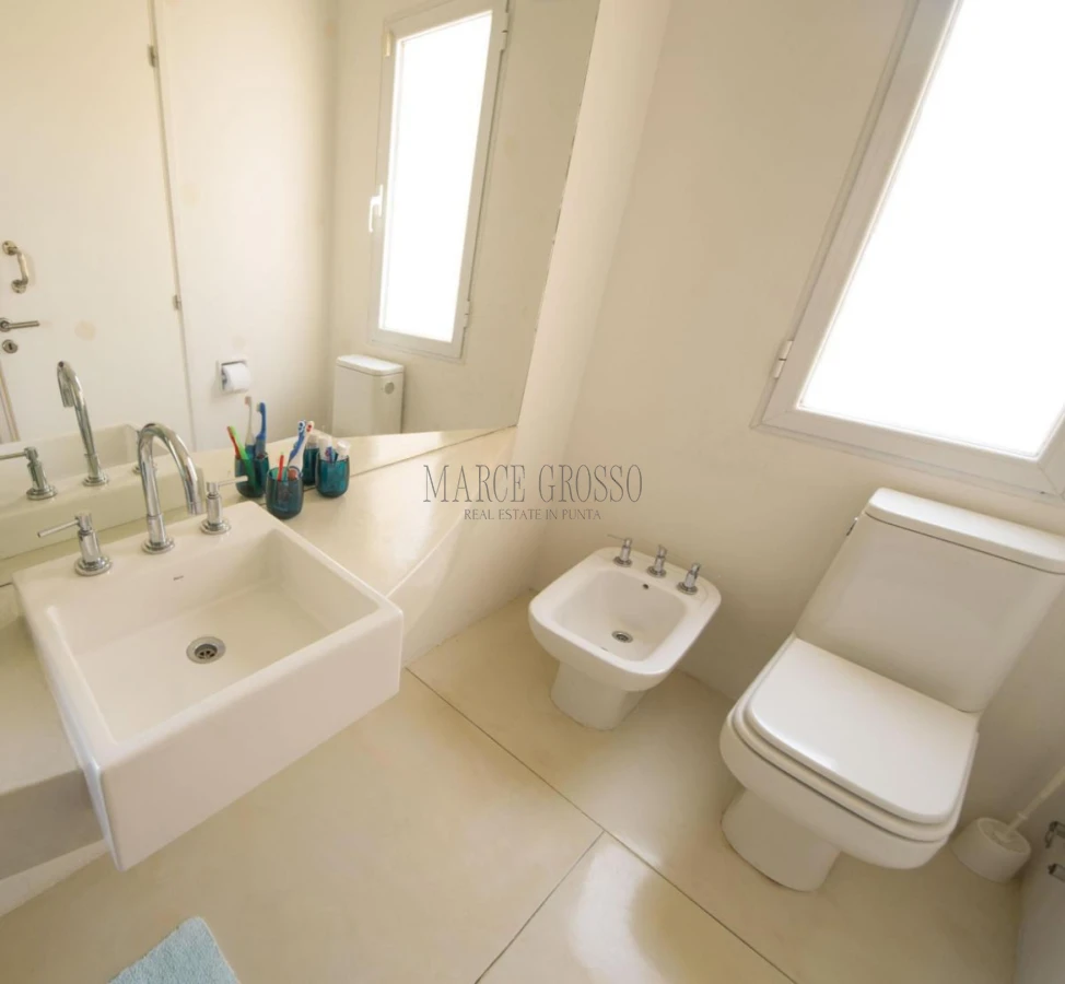 Casa ID.256 - Casa en Venta - 4 Dormitorios en Montoya, La Barra