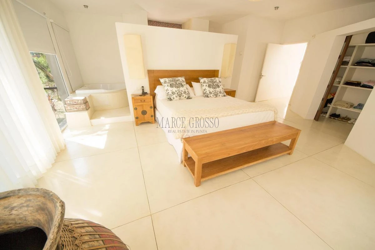 Casa ID.256 - Casa en Venta - 4 Dormitorios en Montoya, La Barra