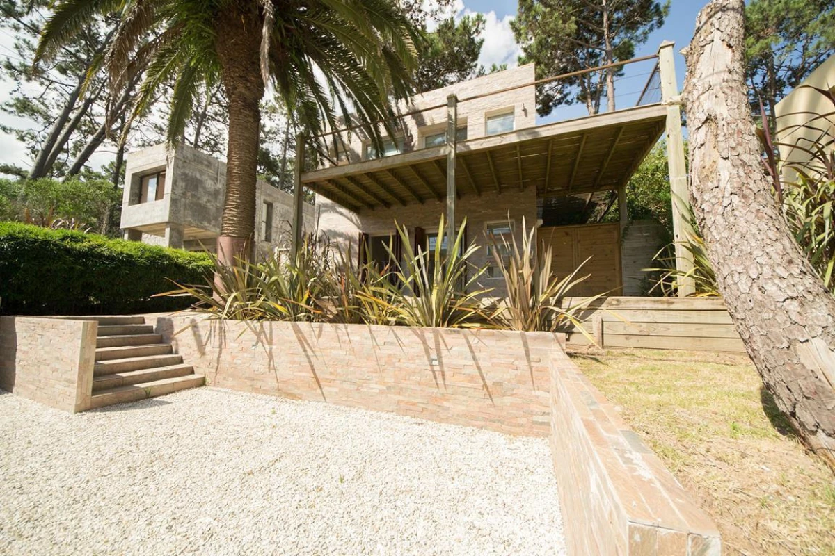 Casa ID.256 - Casa en Venta - 4 Dormitorios en Montoya, La Barra
