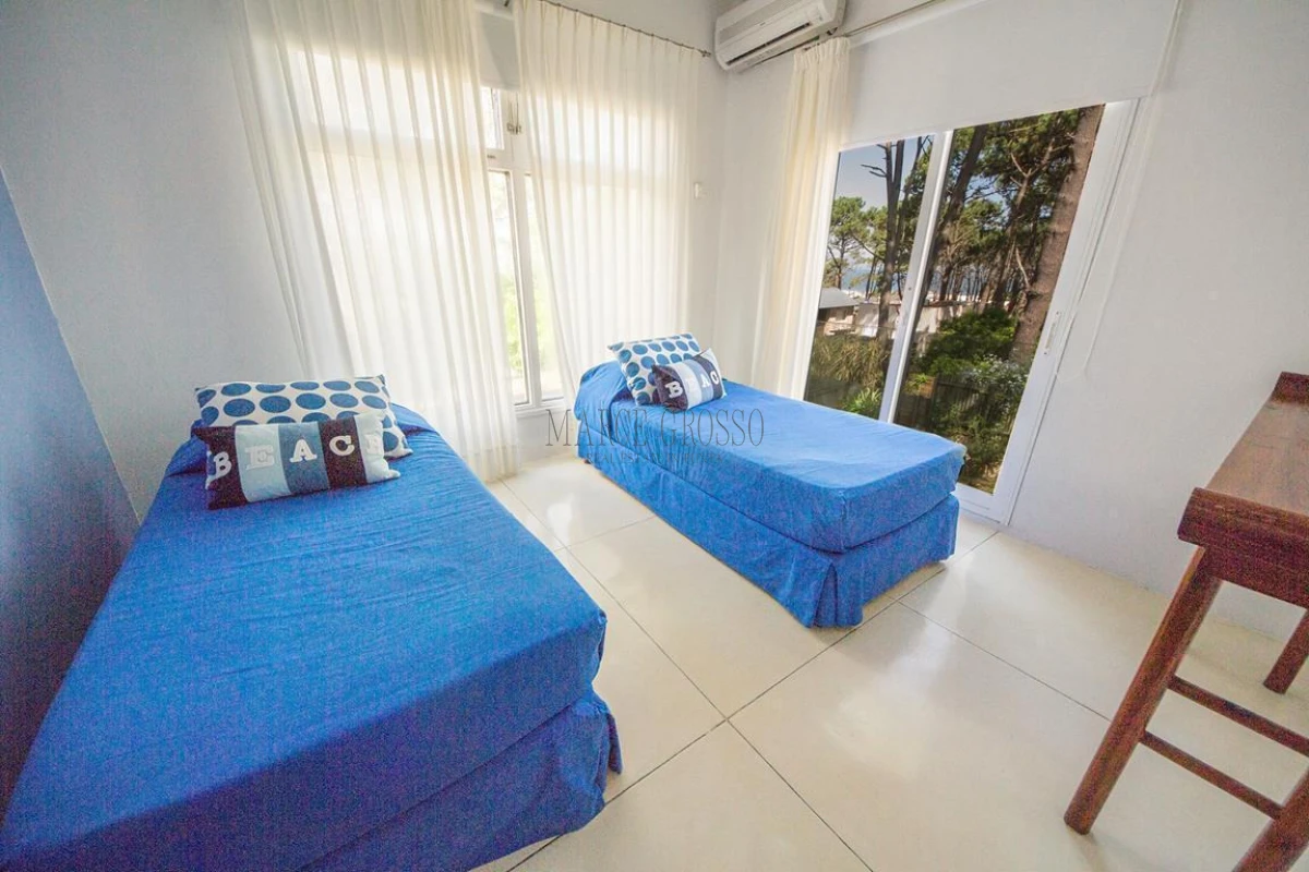 Casa ID.256 - Casa en Venta - 4 Dormitorios en Montoya, La Barra